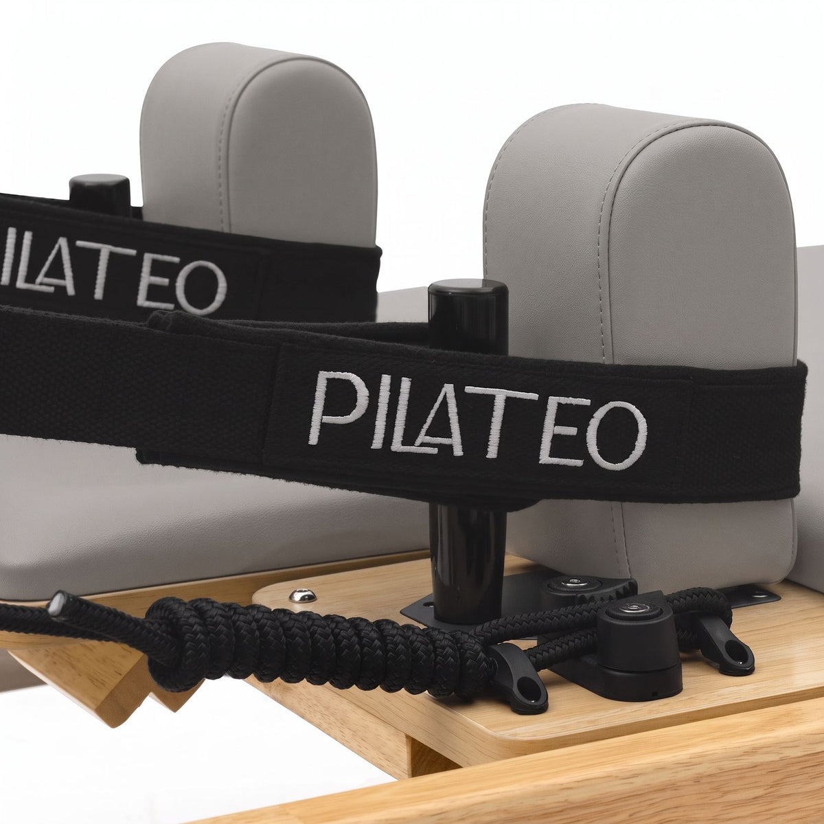 Pilates Reformer Studio Classic Perlgrau, Schulterstützen und Gurte