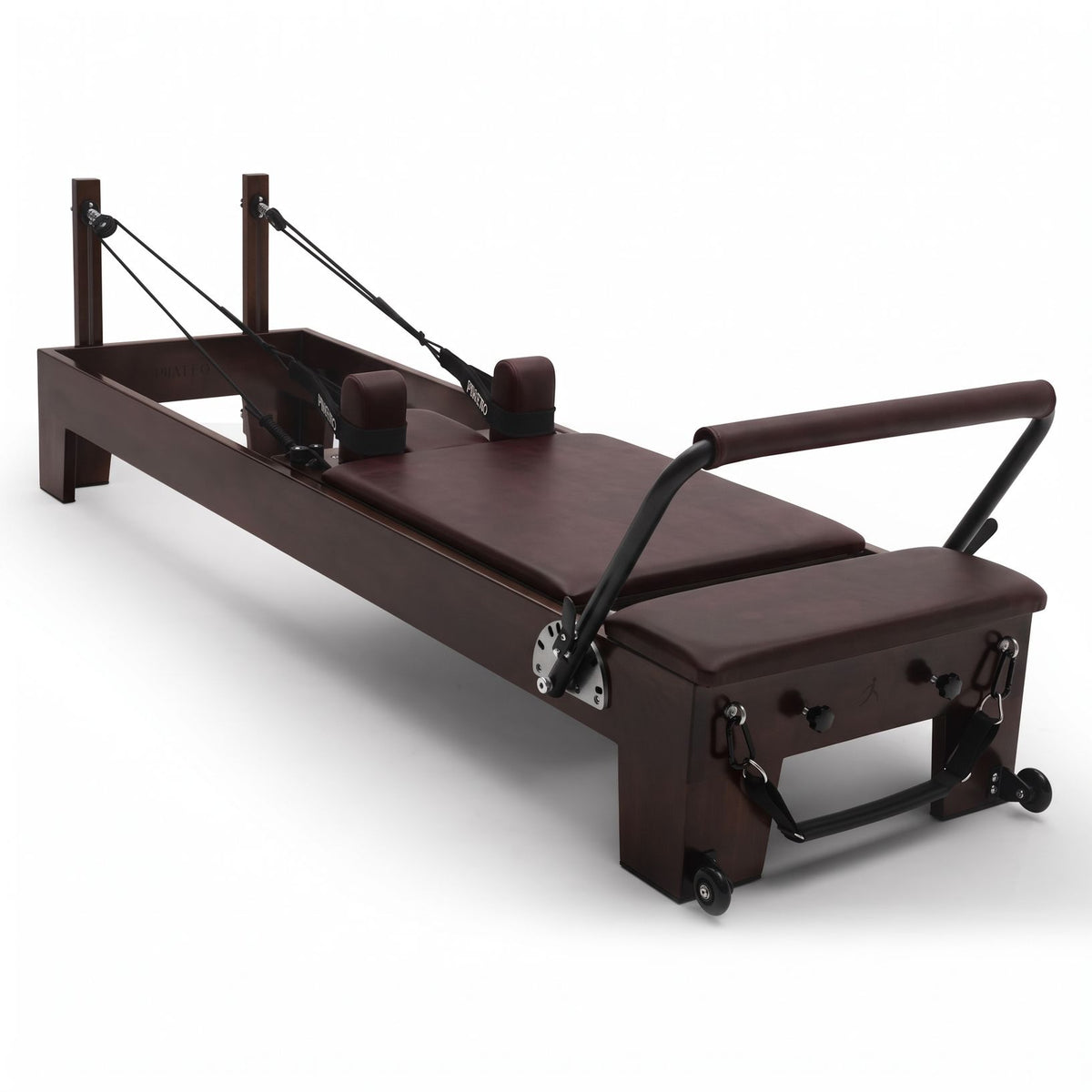 Pilates Reformer Studio Prestige Weinrot, Dreiviertelansicht von der Fußstange